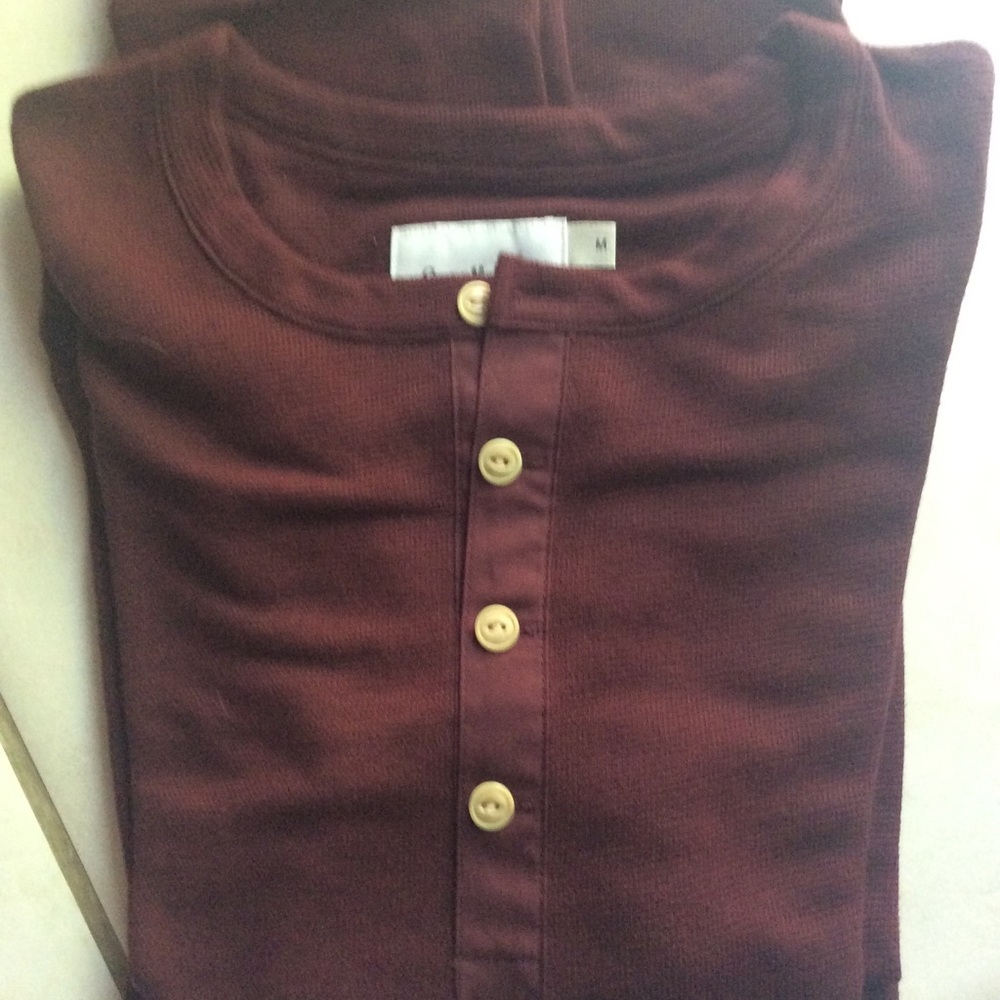 🎉CLOSING🎉2/$15 NWOT Men’s henley